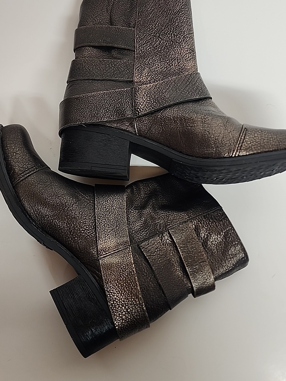Kenneth Cole Reaction Metallic Bronze Buckle Ankle Boots Size 8.5 Moto Biker - Picture 4 of 13